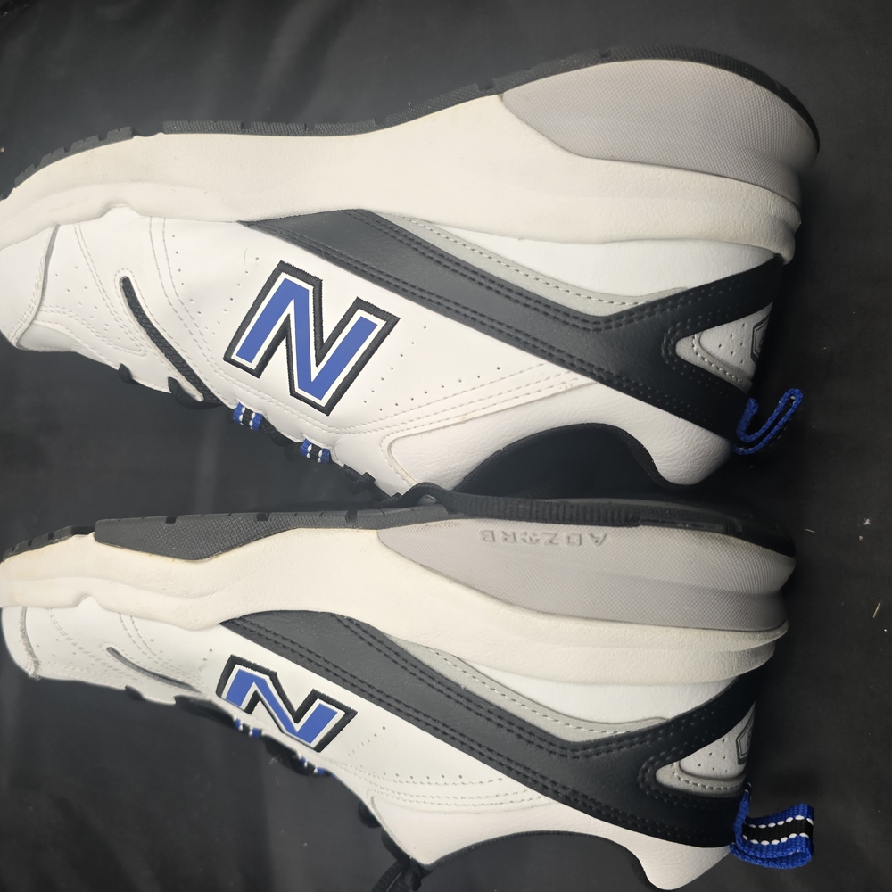 New Balance Men's‎ White and Black Sneakers